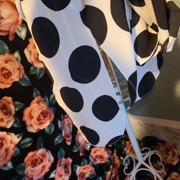 SOLD Polkadot hi low - Picture 3 of 4